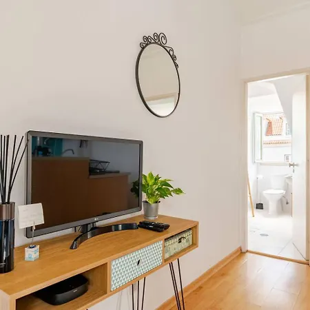아파트 Cosy Loft In The The Heart Of The City! 리스본